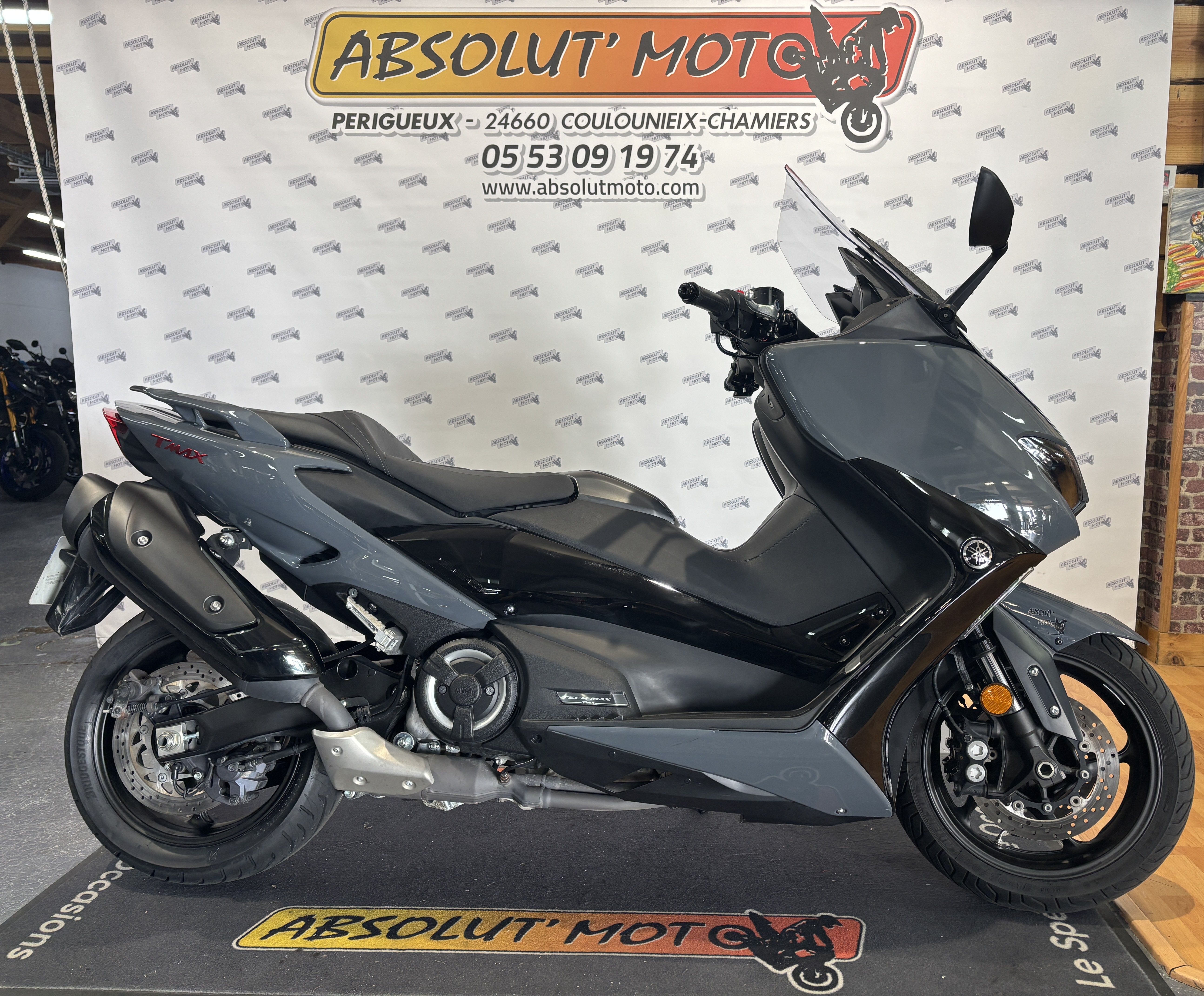 YAMAHA T Max 560 Scooter