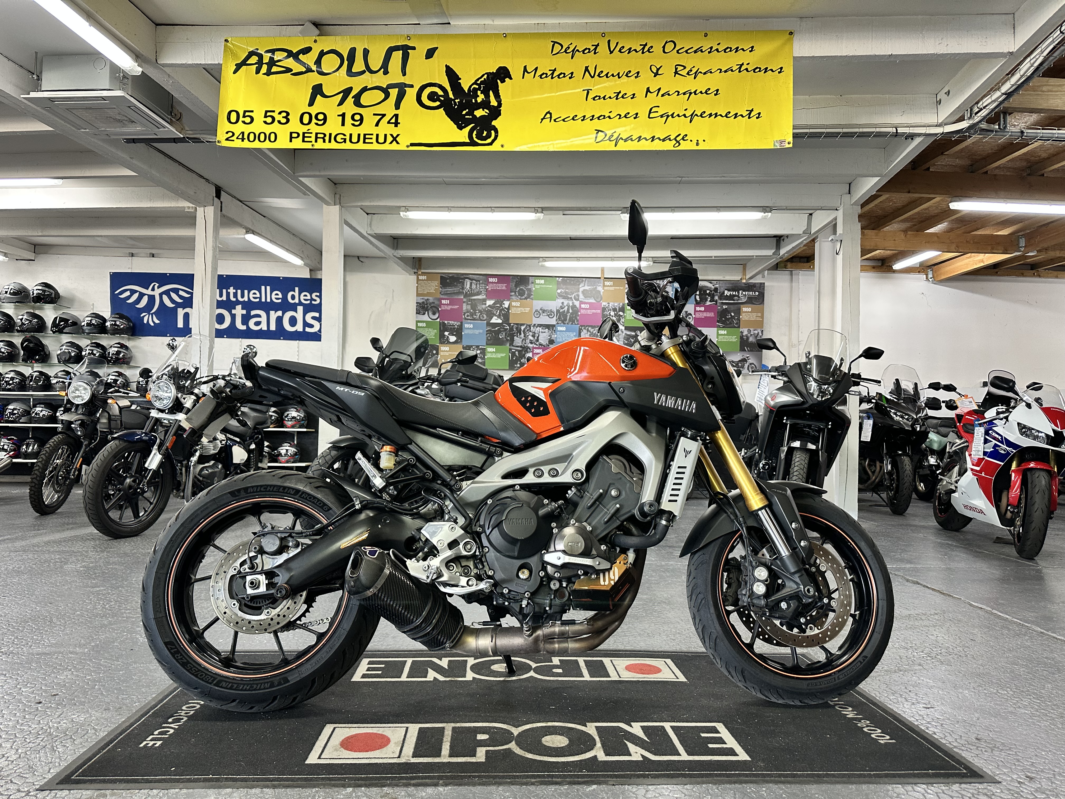MT09