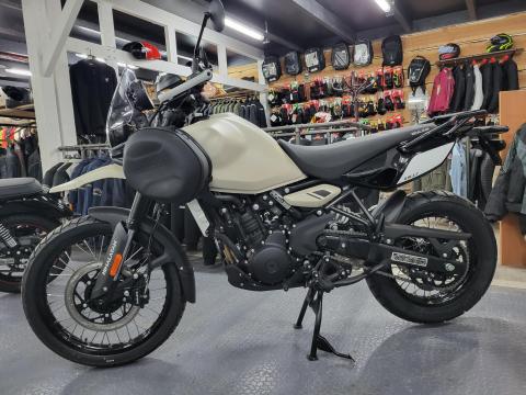 450 himalayan 5890 €